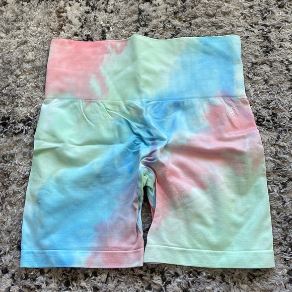 SOLD Allure the Brand Shorts - Picture 2 of 5